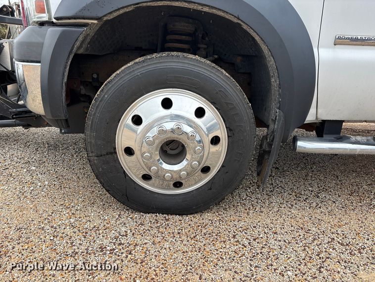 image for item DW7313 2006 Ford F450 Super Duty flatbed truck