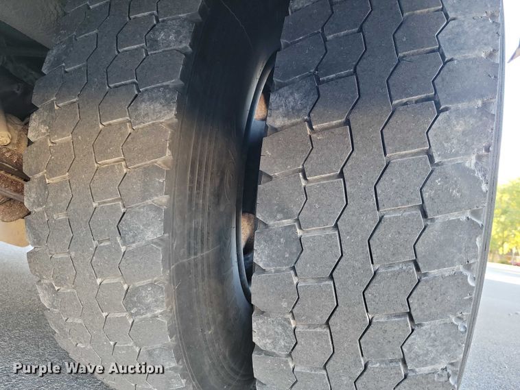 image for item DX6462 2010 Thomas Built 310TS school bus