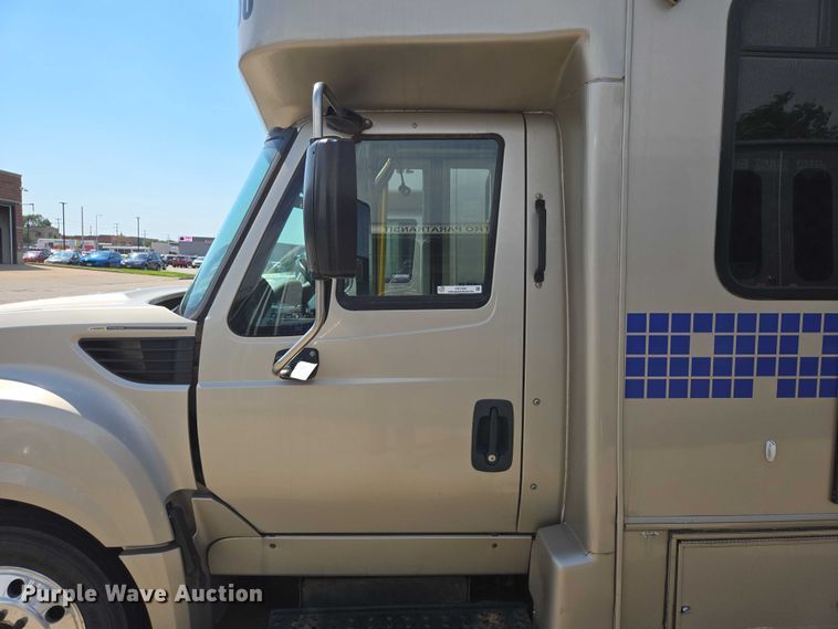 image for item DX7302 2015 IC shuttle bus