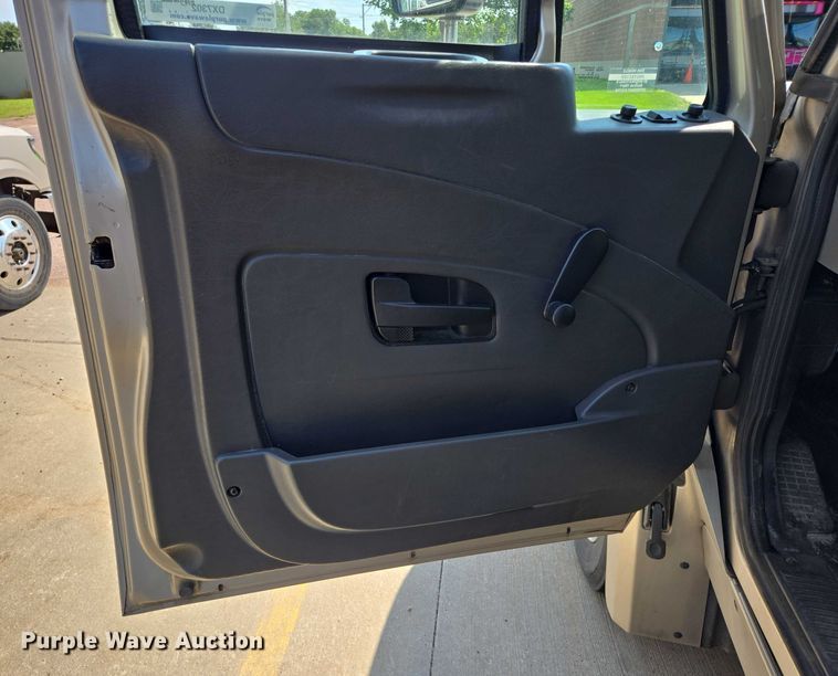 image for item DX7302 2015 IC shuttle bus