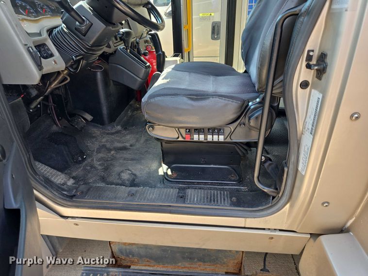 image for item DX7302 2015 IC shuttle bus