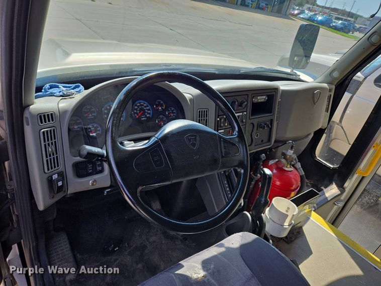 image for item DX7302 2015 IC shuttle bus