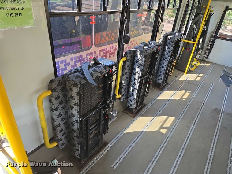 image for item DX7302 2015 IC shuttle bus