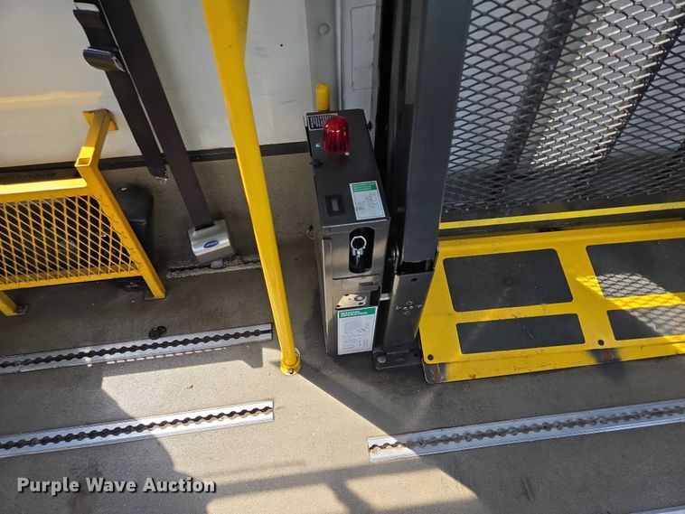 image for item DX7302 2015 IC shuttle bus