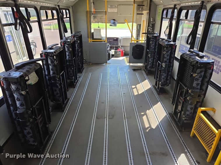 image for item DX7302 2015 IC shuttle bus