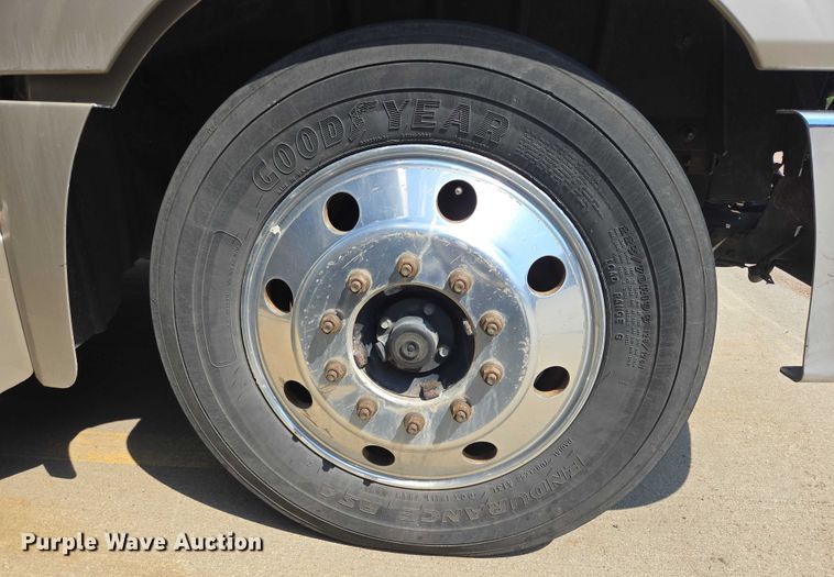 image for item DX7302 2015 IC shuttle bus