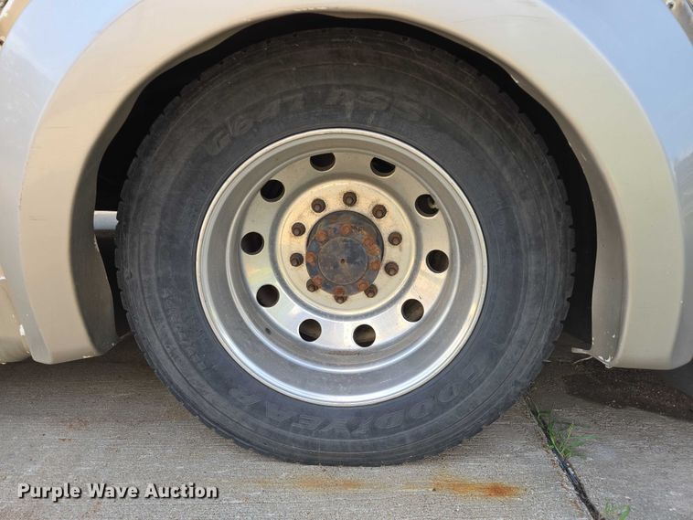 image for item DX7302 2015 IC shuttle bus