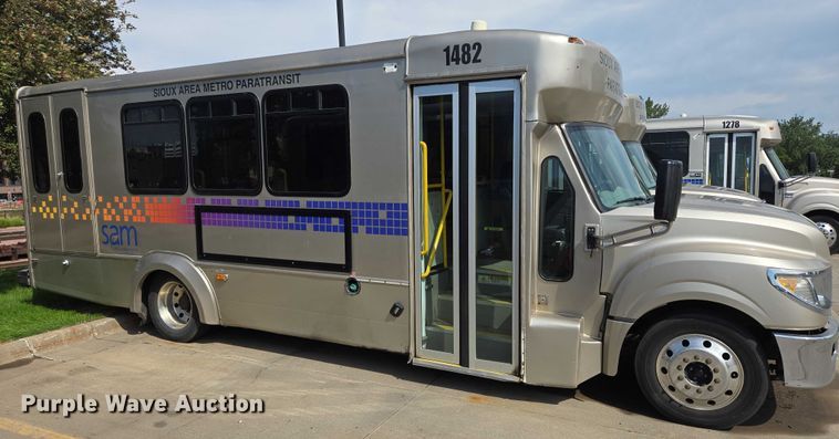 image for item DX7407 2015 IC shuttle bus