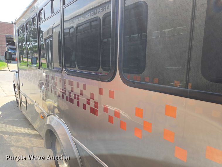 image for item DX7407 2015 IC shuttle bus