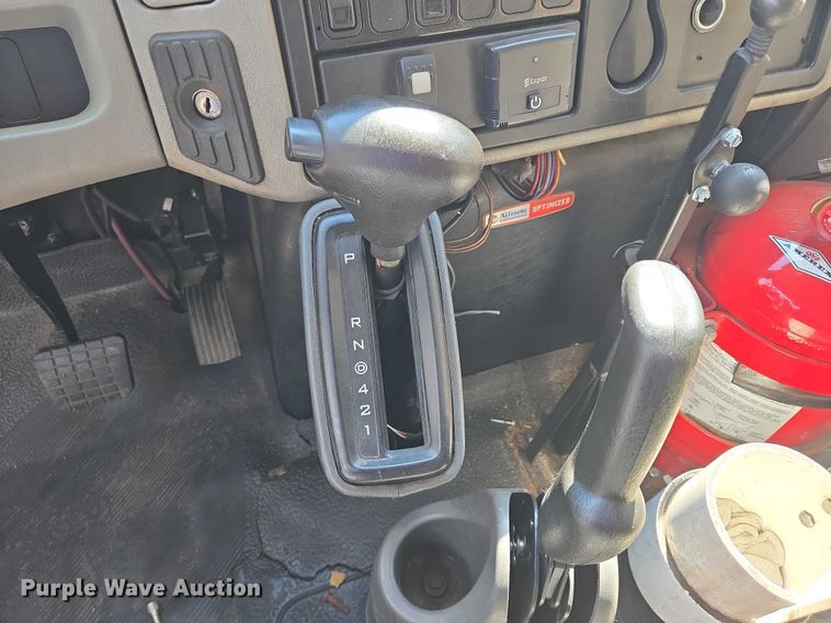 image for item DX7407 2015 IC shuttle bus