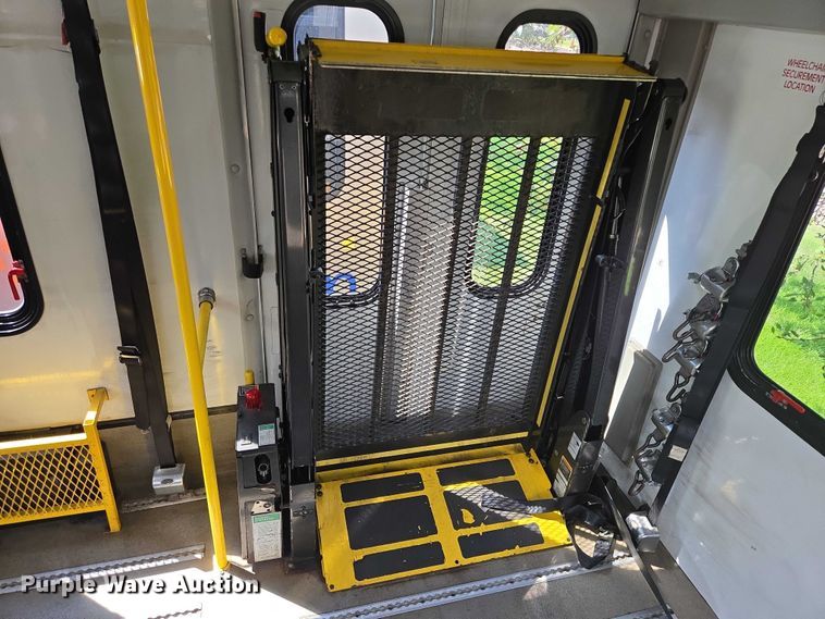 image for item DX7407 2015 IC shuttle bus