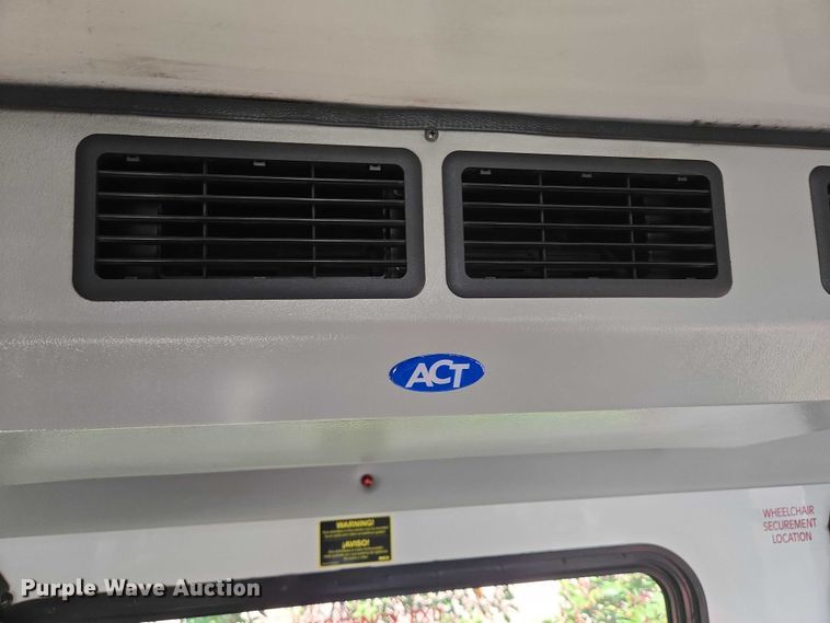 image for item DX7407 2015 IC shuttle bus