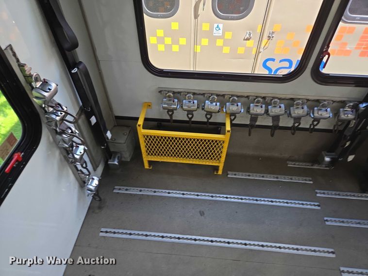 image for item DX7407 2015 IC shuttle bus