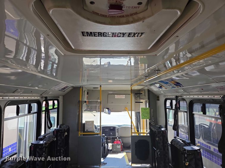 image for item DX7407 2015 IC shuttle bus