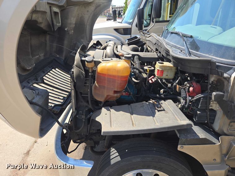 image for item DX7407 2015 IC shuttle bus