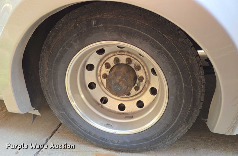 image for item DX7407 2015 IC shuttle bus