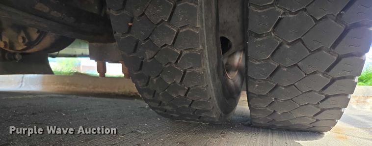 image for item DX7407 2015 IC shuttle bus