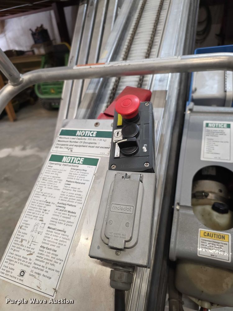 image for item DZ3490 Genie AWP-40S vertical lift