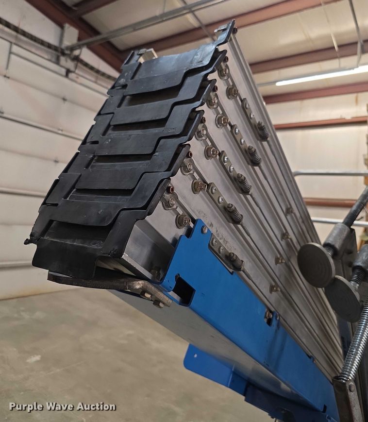 image for item DZ3490 Genie AWP-40S vertical lift