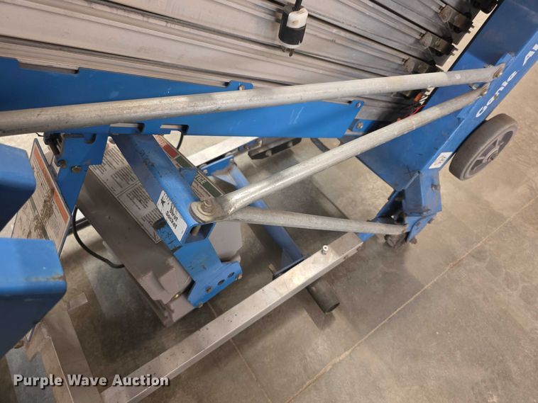image for item DZ3490 Genie AWP-40S vertical lift