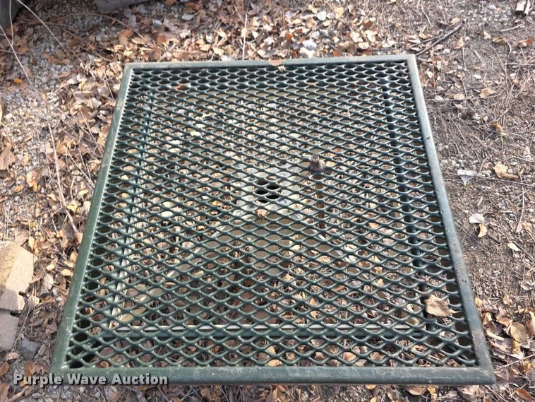 image for item DZ3570 Bench