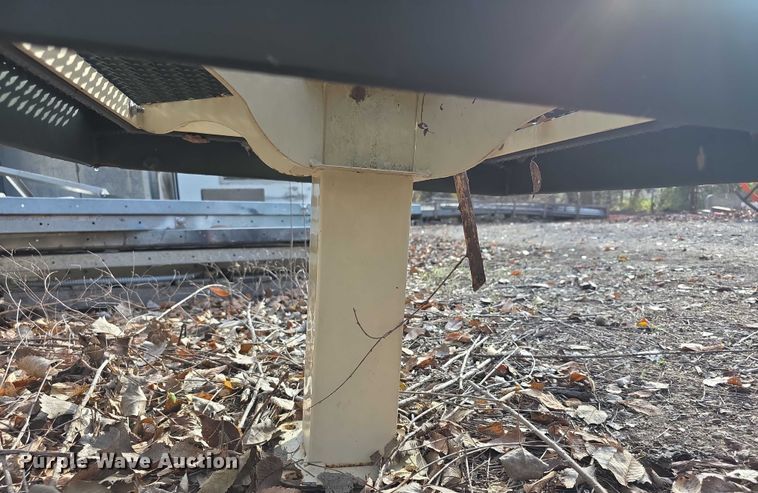 image for item DZ3570 Bench