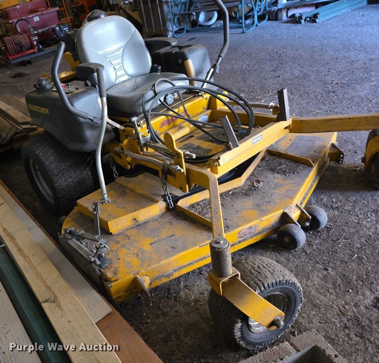 image for item DZ3573 2010 Hustler Super Z  ZTR lawn mower