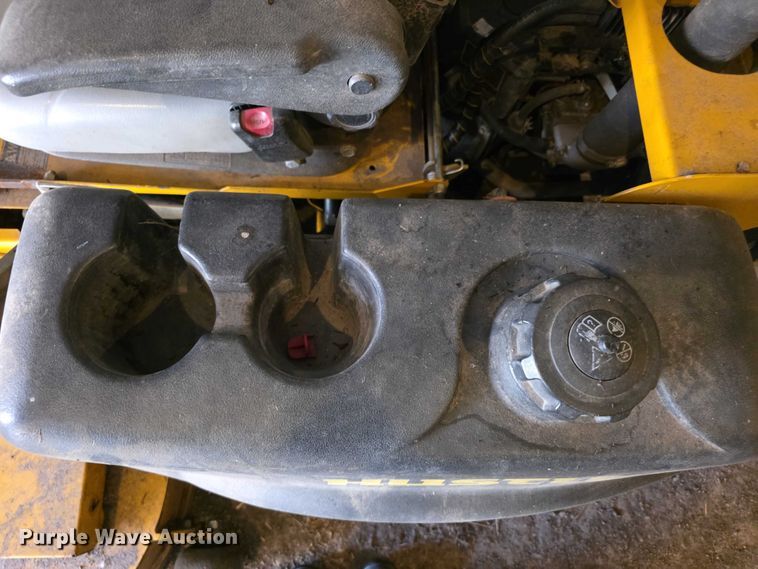 image for item DZ3573 2010 Hustler Super Z  ZTR lawn mower