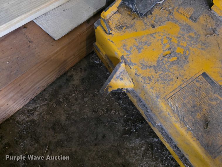 image for item DZ3573 2010 Hustler Super Z  ZTR lawn mower