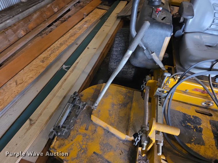 image for item DZ3573 2010 Hustler Super Z  ZTR lawn mower