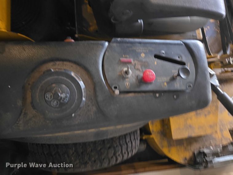 image for item DZ3573 2010 Hustler Super Z  ZTR lawn mower