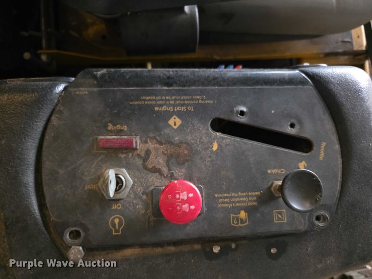 image for item DZ3573 2010 Hustler Super Z  ZTR lawn mower