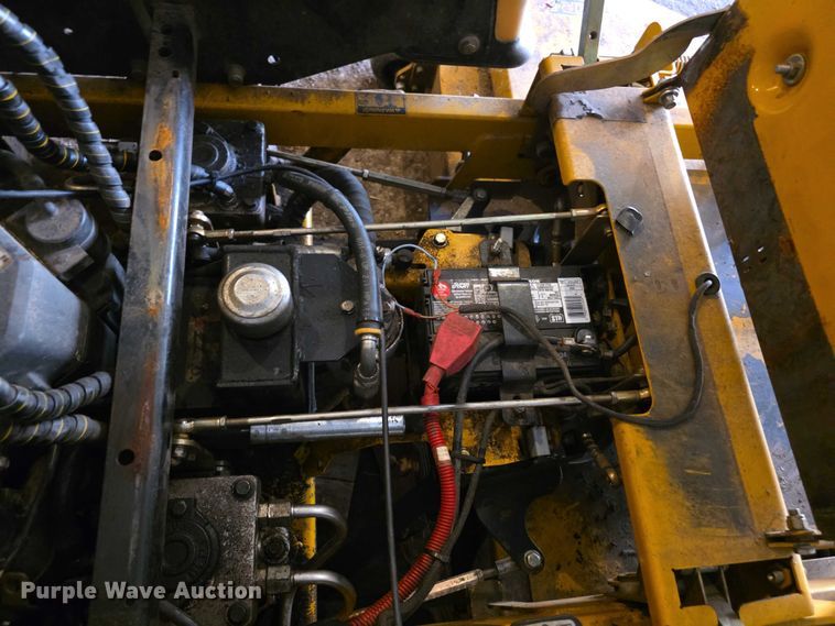 image for item DZ3573 2010 Hustler Super Z  ZTR lawn mower