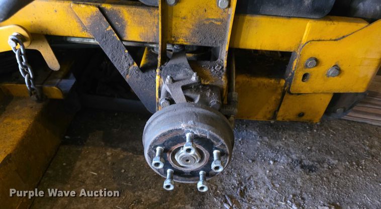 image for item DZ3573 2010 Hustler Super Z  ZTR lawn mower