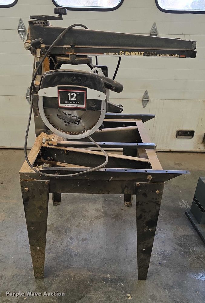 image for item DZ3576 Dewalt radial arm saw