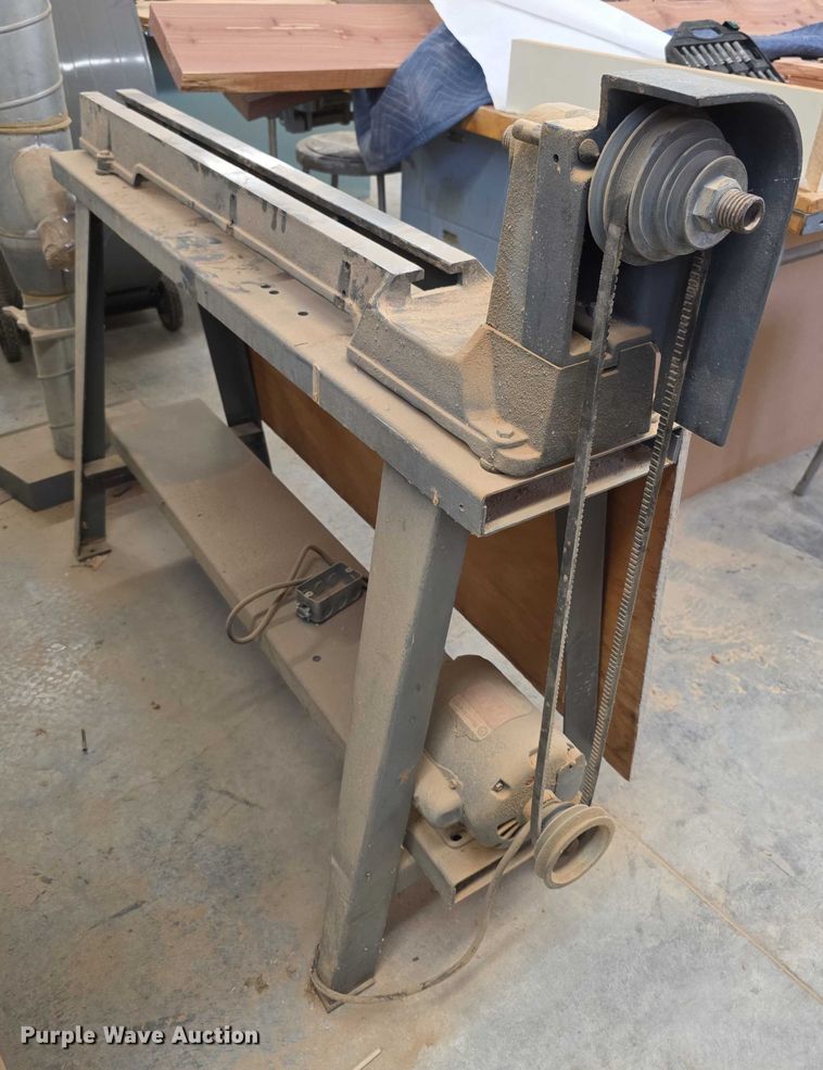 image for item DZ3579 Rockwell Delta wood lathe