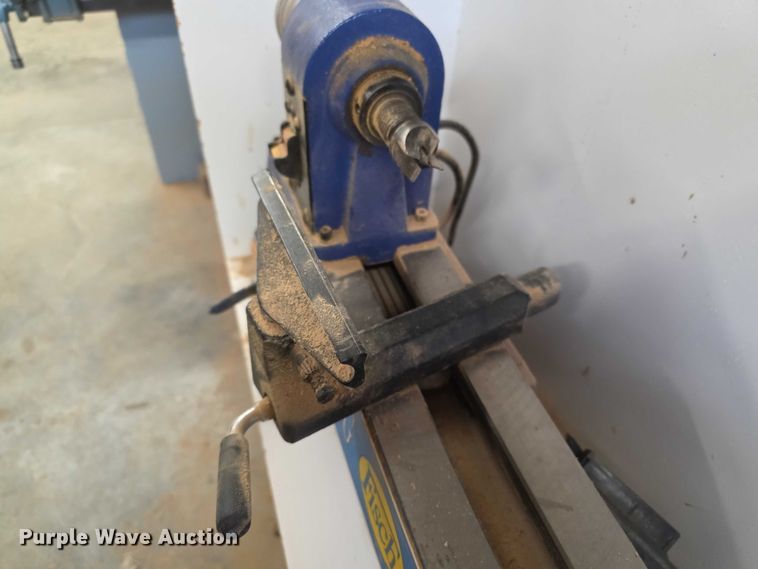 image for item DZ3580 Turner Fisch Center wood Lathe