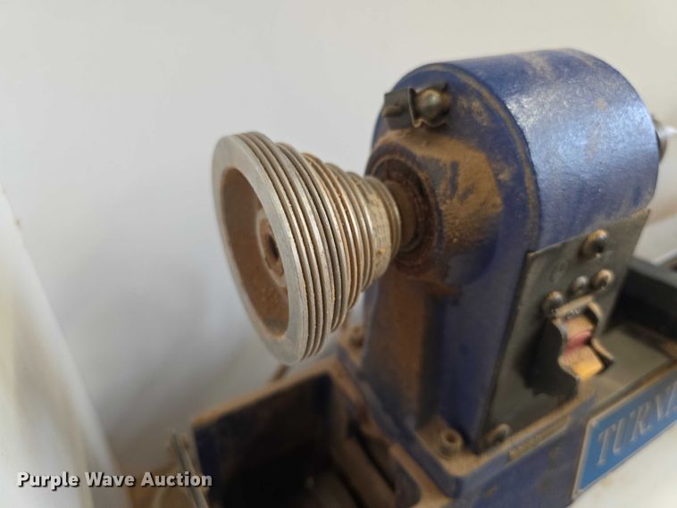 image for item DZ3580 Turner Fisch Center wood Lathe