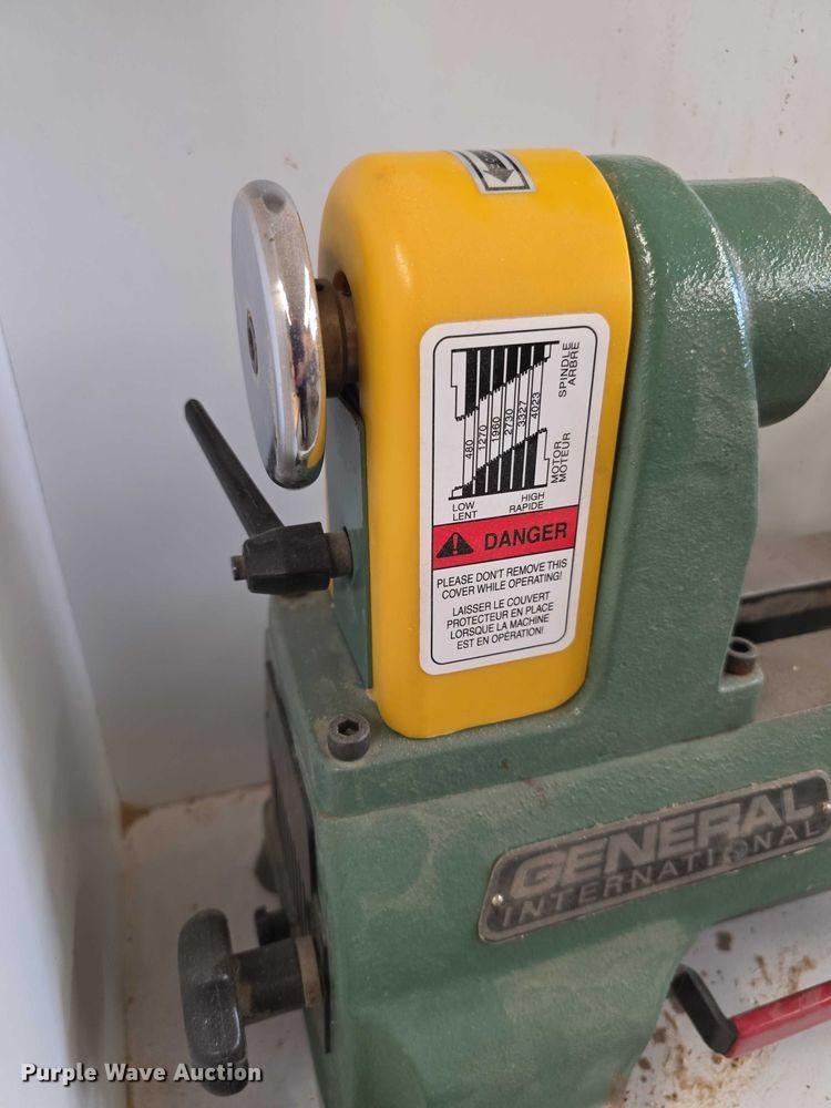 image for item DZ3581 General International Maxi wood lathe