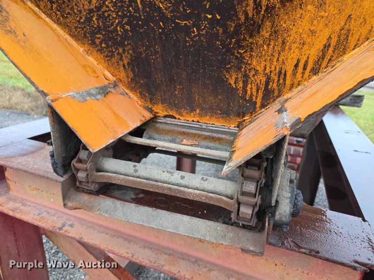 image for item DZ3629 Henderson V-box spreader