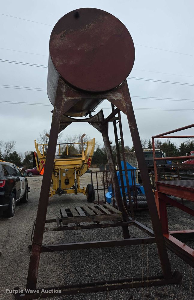 image for item DZ3632 Used oil tank