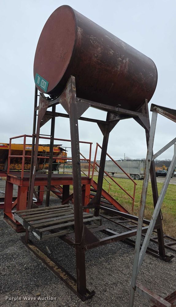 image for item DZ3632 Used oil tank