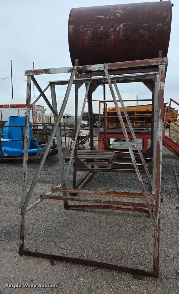 image for item DZ3632 Used oil tank