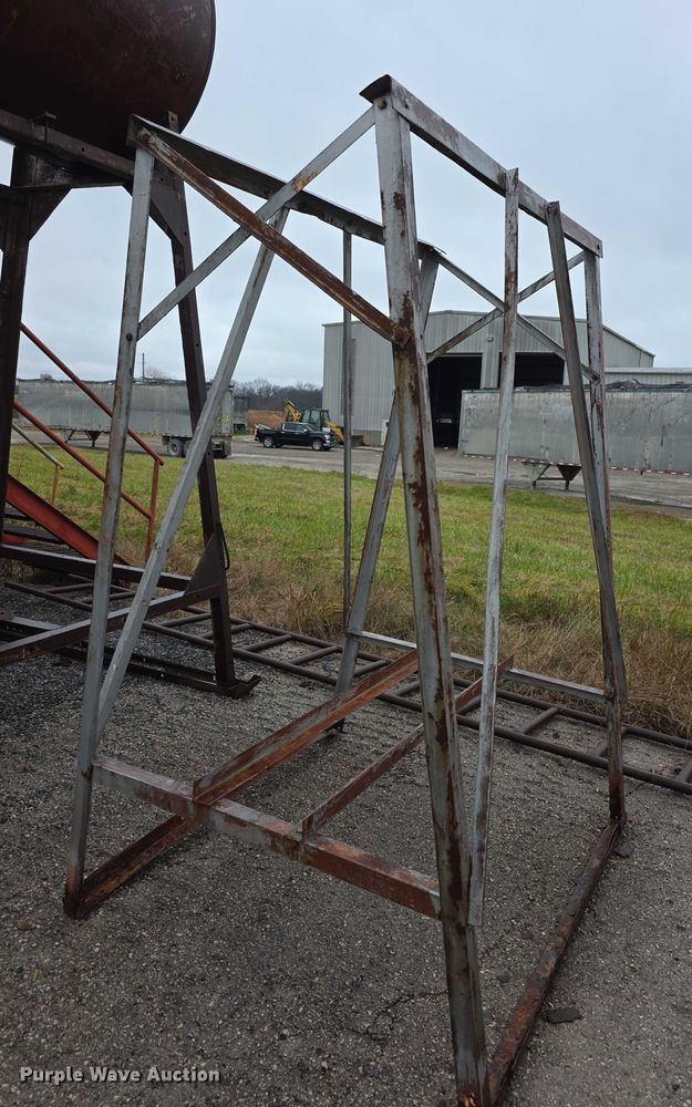 image for item DZ3632 Used oil tank