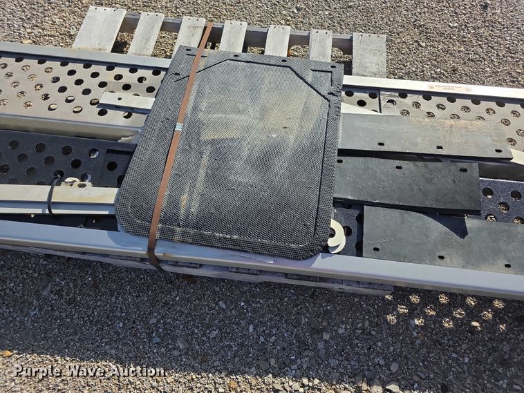 image for item DZ3636 (4) truck tailgates