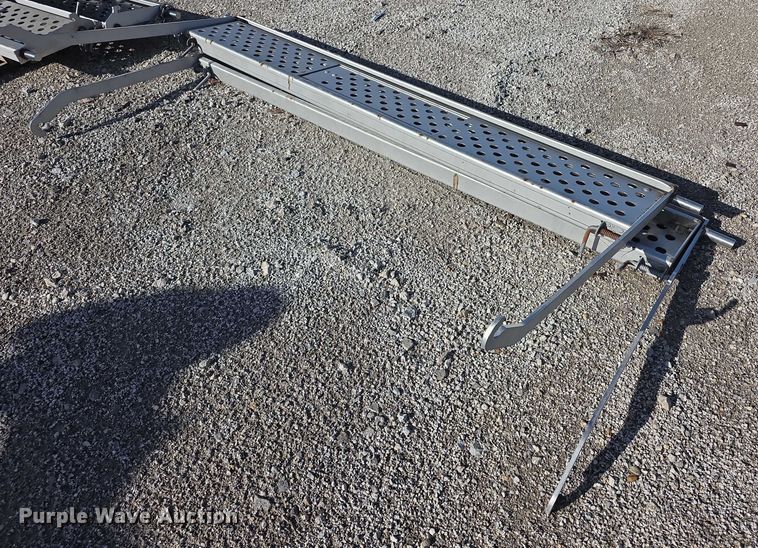 image for item DZ3636 (4) truck tailgates