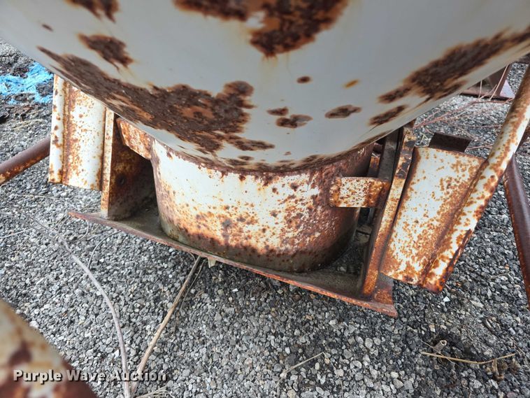 image for item DZ3640 Gar-Bro 120R concrete hopper