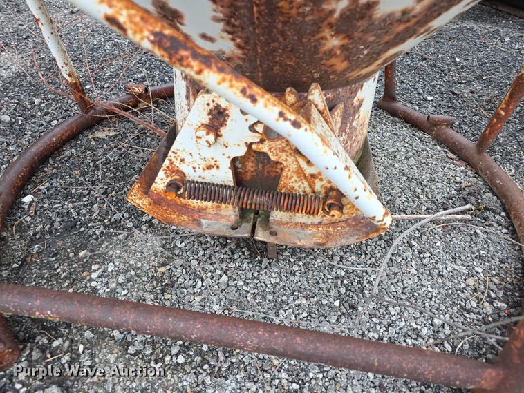 image for item DZ3640 Gar-Bro 120R concrete hopper