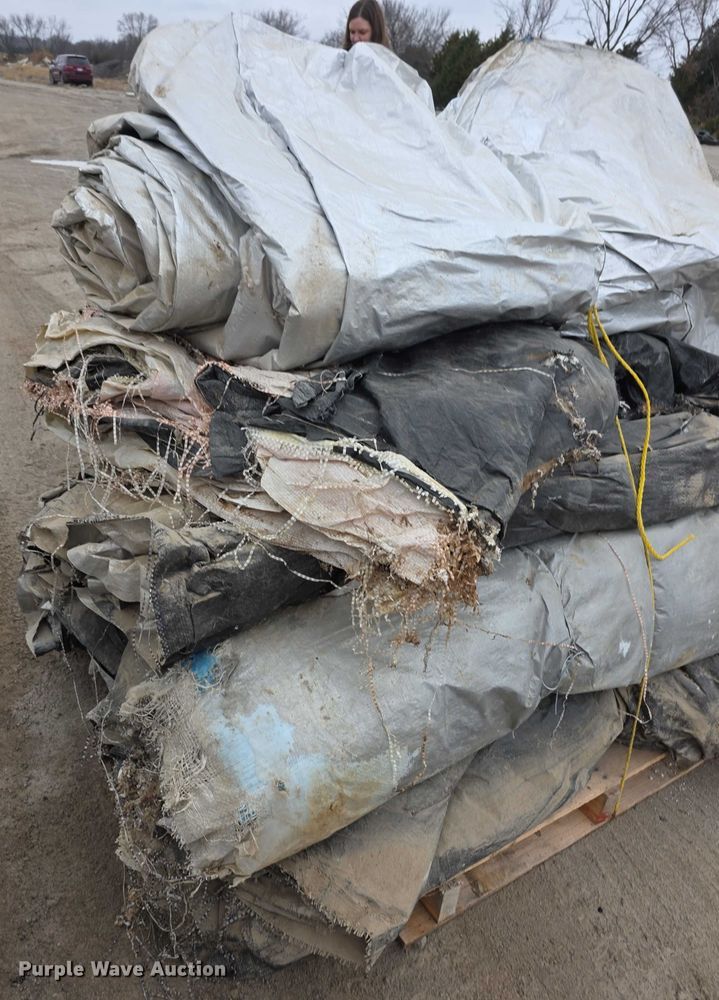 image for item DZ3645 Approximately 20 concrete blankets