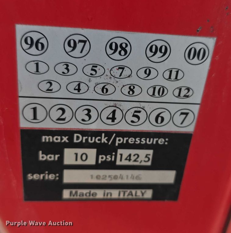 image for item DZ3647 Hunter TC3250 tire machine